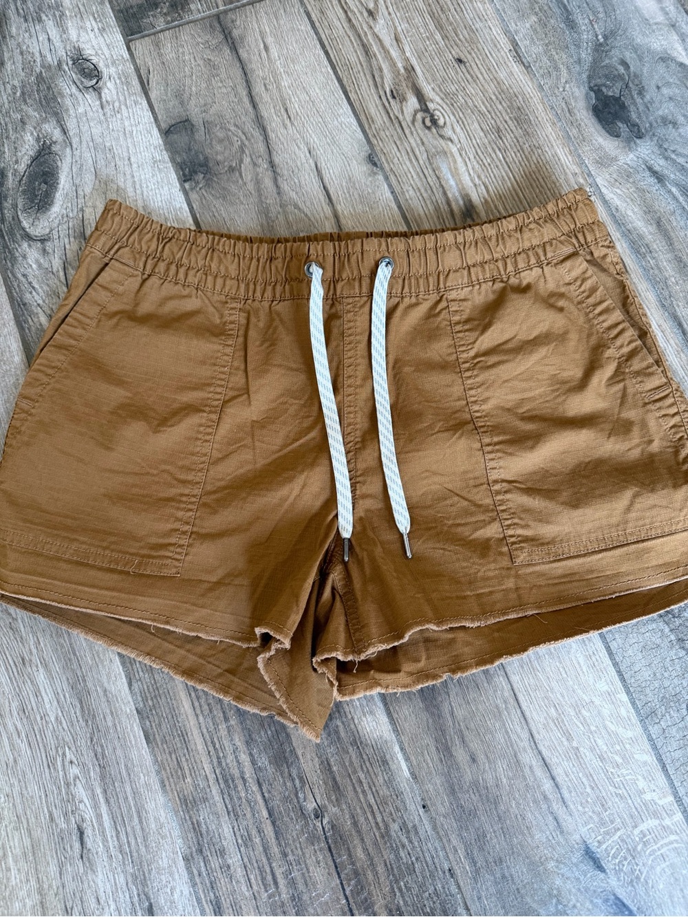 Vuori Brown Drawstring Ripstop Shorts - Picture 4 of 7
